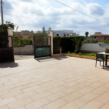 Marzamemi بيت للعطل